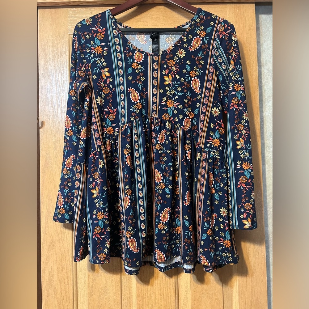 Agnes and Dora top, small, excellent condition